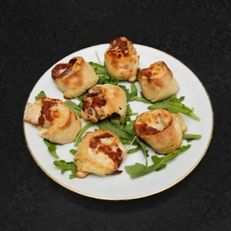 Pizzabrötschen mit Suchuck und Käse